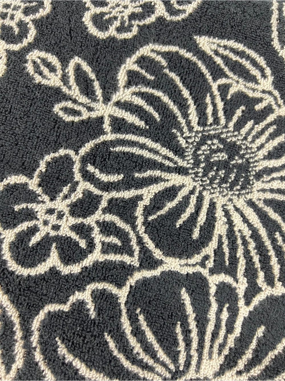 Common Thread Bath Towel Set Bold Black Cream Floral Soft Cotton 2 Pc NEW